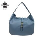 Bolso de Hombro Hobo en Piel Italiana con Mini Solapa de Enganche Frontal y Asa Corta - Imagen 11