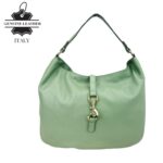 Bolso de Hombro Hobo en Piel Italiana con Mini Solapa de Enganche Frontal y Asa Corta - Imagen 13