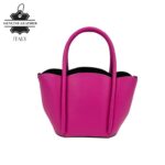 Bolso de Mano Compacto en Piel Italiana con Asa Larga de Cadena y Neceser Extra para Mujer - Imagen 12