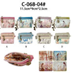 Monedero Sintético de Mujer Muñeca Sweet Candy con Bolsillos Exteriores y Tamaño Compacto