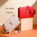 Bolso Bandolera Sintético con Mini Solapa Frontal y 3 Compartimentos Internos para Mujer