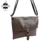 Bolso Bandolera de Piel Italiana con Solapa, Cremallera y Bolsillo Interior Mujer - Imagen 10