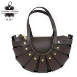 Bolso de Mano en Piel Italiana con Diseño Original, Tachuelas y Asa Larga de Cadena para Mujer - Imagen 6