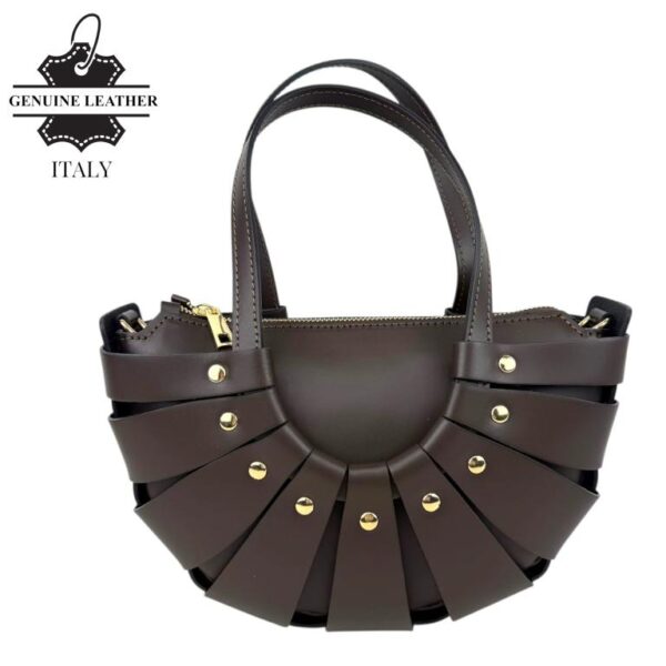 Bolso de Mano en Piel Italiana con Diseño Original, Tachuelas y Asa Larga de Cadena para Mujer - Imagen 6