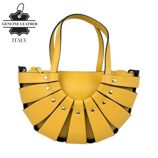 Bolso de Mano en Piel Italiana con Diseño Original, Tachuelas y Asa Larga de Cadena para Mujer - Imagen 2