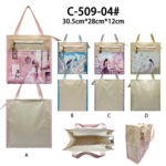 Bolsa Sintética Tote con Muñeca Sweet Candy y Compartimentos Exteriores para Mujer