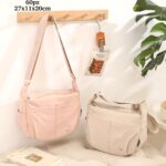 Bolso de Hombro en Tela Nylon para Mujer con Bolsillos Exteriores y Cierre de Cremallera