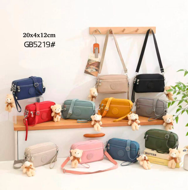 Bolsito Bandolera en Nylon con Osito Decorativo y 4 Bolsillos con Cremallera para Mujer - Imagen 2