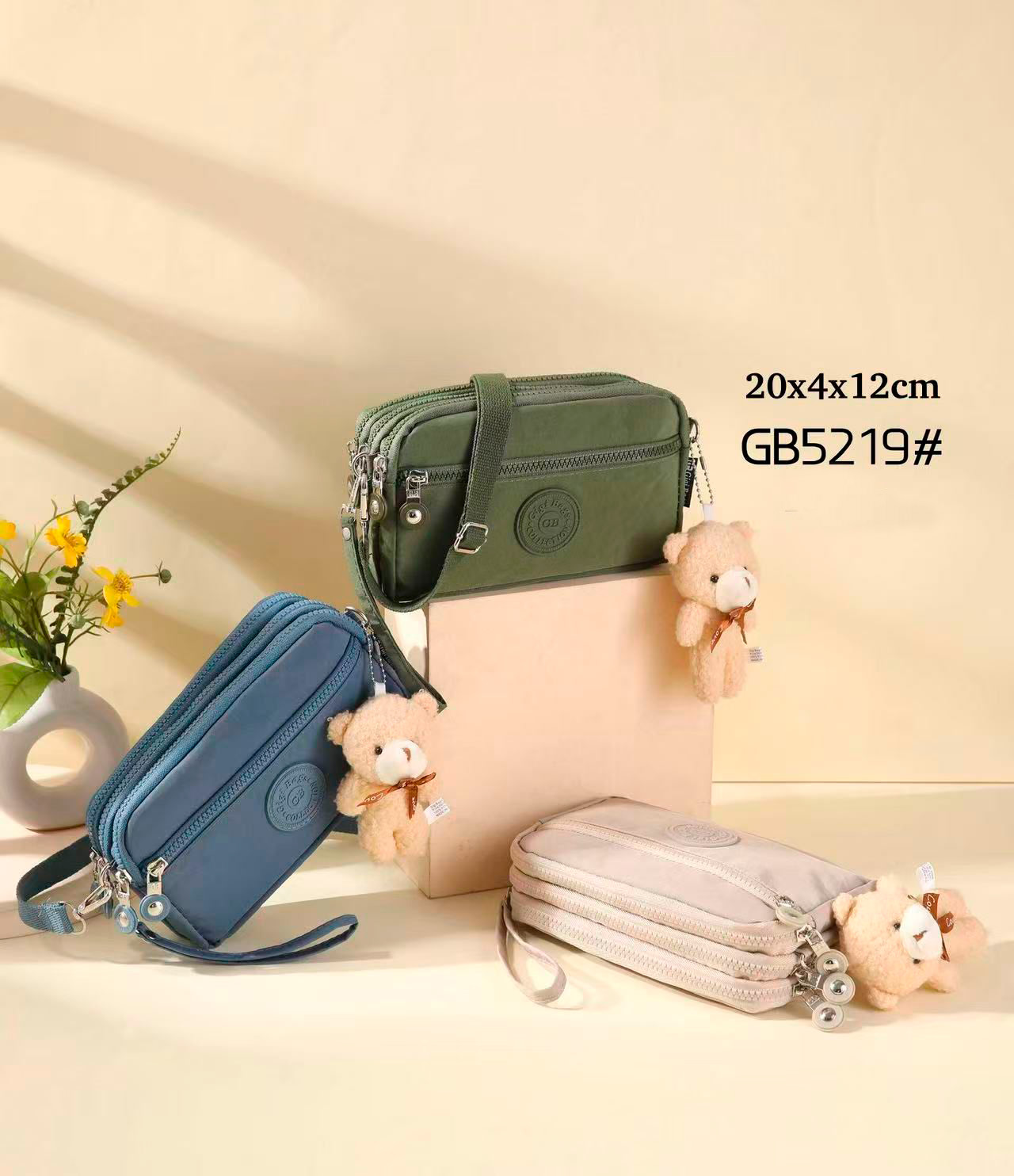 CGGB5219-Principal Bolsito Bandolera en Nylon con Osito Decorativo y 4 Bolsillos con Cremallera para Mujer - Imagen 1