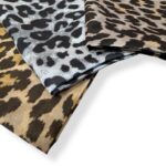 Amplia Bufanda de Seda para Mujer con Bonito Diseño Animal Print - Imagen 5