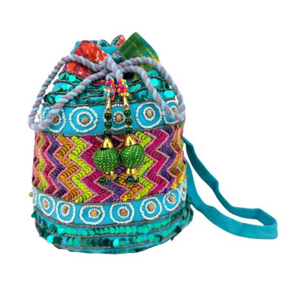 Bolso de Hombro Artesanal en Algodón con Muchos Detalles Decorativos y Diseño Único para Mujer - Imagen 7