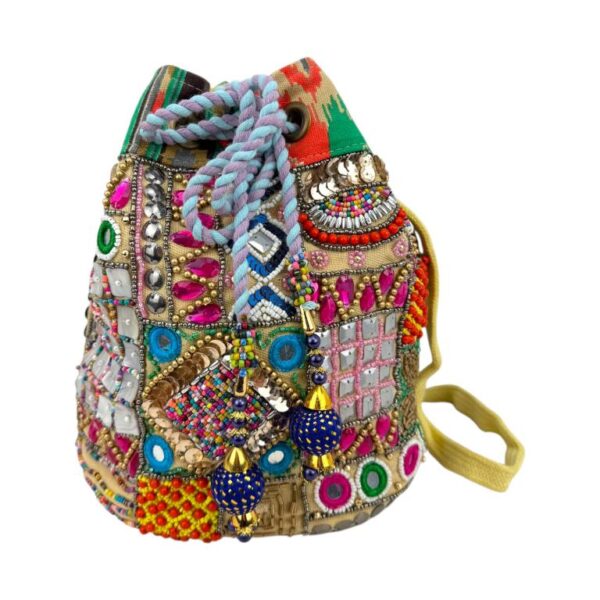 Bolso de Hombro Artesanal en Algodón con Muchos Detalles Decorativos y Diseño Único para Mujer - Imagen 3