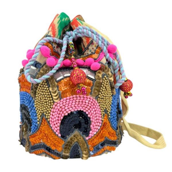 Bolso de Hombro Artesanal en Algodón con Muchos Detalles Decorativos y Diseño Único para Mujer - Imagen 2
