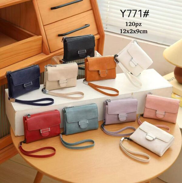 Monedero-Tarjetero Sintético Compacto de Mujer con Asa Corta y Solapa de Botón - Imagen 2