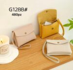 Monedero Compacto y Sintético de Mujer con Compartimento Trasero y Cremallera con Asa Corta