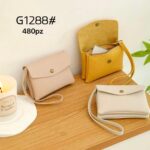 Monedero Compacto y Sintético de Mujer con Compartimento Trasero y Cremallera con Asa Corta