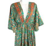 Vestido Largo Artesanal de Seda para Mujer con Diseño Multicolor y Cierre de Tira en Cuello - Imagen 4