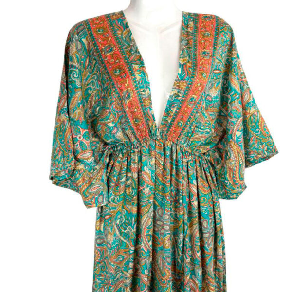 Vestido Largo Artesanal de Seda para Mujer con Diseño Multicolor y Cierre de Tira en Cuello - Imagen 4