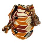 Bolso Mochila Wayuu Colombia Grande Artesanal con Diseño Multicolor Exclusivo - Imagen 12