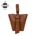 Bolso Tipo Cubo de Piel Italiana con Lazo Decorativo y Bolso Interior para Mujer - Imagen 3