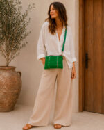 Bolso Bandolera Piel de Serraje para Mujer con Tachuelas Decorativas