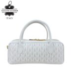 Elegante Bolso de Piel Italiana con Cierre de Cremallera y Tira Bandolera para Mujer