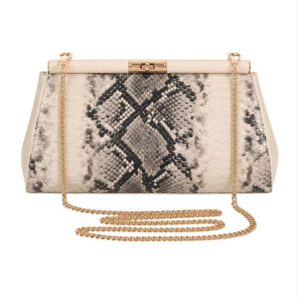 Bolso Sintético tipo Clutch con Estampado de Serpiente y Asa Larga de Cadena para Mujer - Imagen 4