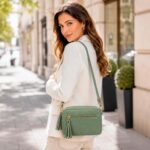 Bolsito Bandolera en Piel Italiana con Flecos Decorativos en la Cremallera y Bolsillo Frontal Mujer