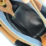 Bolso de Mano Bucket en Piel para Mujer con Frontal Decorativo y Compartimento Trasero - Imagen 21