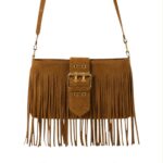 Bolso de Hombro Sintético tipo Serraje con Mini Solapa Ajustable y Flecos Frontales para Mujer - Imagen 4