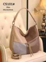 Amplio Bolso de Hombro Sintético Multicolor tipo Hobo con Bolsillos Exteriores para Mujer