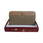 Cartera Sintética de Mujer Coveri Collection con Caja, Espacio para Tarjetas y Bolsillo Interno - Imagen 3