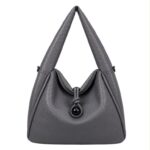 Amplio Bolso de Hombro Sintético Tipo Hobo con Cuerda, Solapa y Cremallera para Mujer - Imagen 5