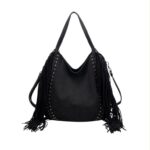 Amplio Bolso de Hombro Sintético tipo Hobo con Flecos y Tachuelas Decorativas para Mujer - Imagen 3