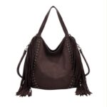 Amplio Bolso de Hombro Sintético tipo Hobo con Flecos y Tachuelas Decorativas para Mujer - Imagen 5