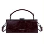 Bolso de Mano Sintético Regina Schrecker con Click y Compartimentos Internos para Mujer - Imagen 4
