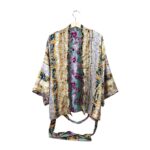 Kimono Reversible Corto de Seda para Mujer con Diseño Exclusivo y Talla Única - Imagen 3