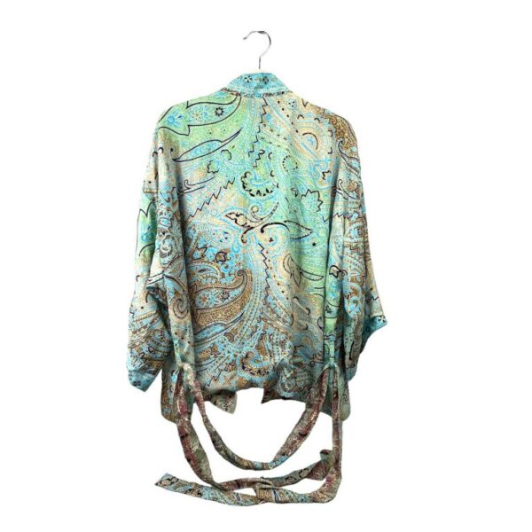 Kimono Reversible Corto de Seda para Mujer con Diseño Exclusivo y Talla Única - Imagen 6