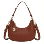 Bolso de Hombro Sintético con Diseño Medialuna y Bloqueo de Seguridad para Mujer - Imagen 8