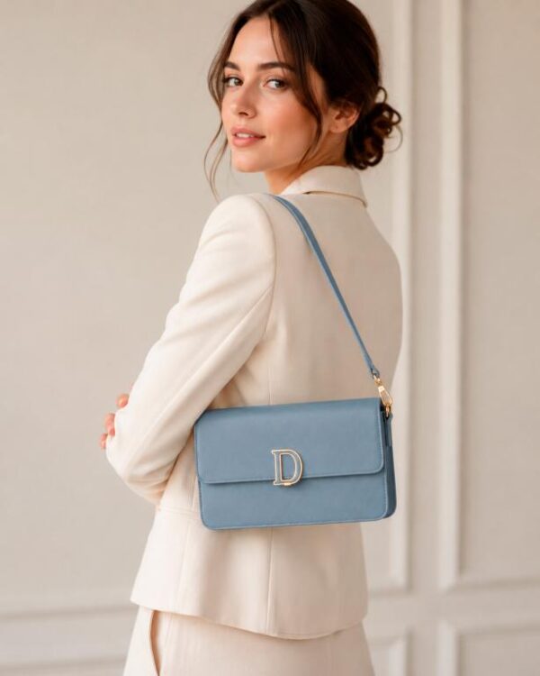 Bolso Bandolera Mujer en Piel Sintética de Gran Calidad Diana & Co Luxe con "D" Mágnética - Imagen 2