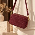 Bolso Bandolera Serraje Italiano con Diseño Croco y 2 Cremalleras para Mujer - Imagen 3