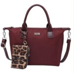 Bolso de Mano en Nylon Coveri Collection con Monedero Extra Animal Print para Mujer - Imagen 6