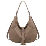 Amplio Bolso de Hombro Sintético Hobo Coveri Collection con Mini Solapa de Flecos y Tachuelas Decorativas