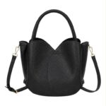 Bolso de Mano Sintético de Mujer con Forma Original y Bolsito Extra con Cremallera - Imagen 3
