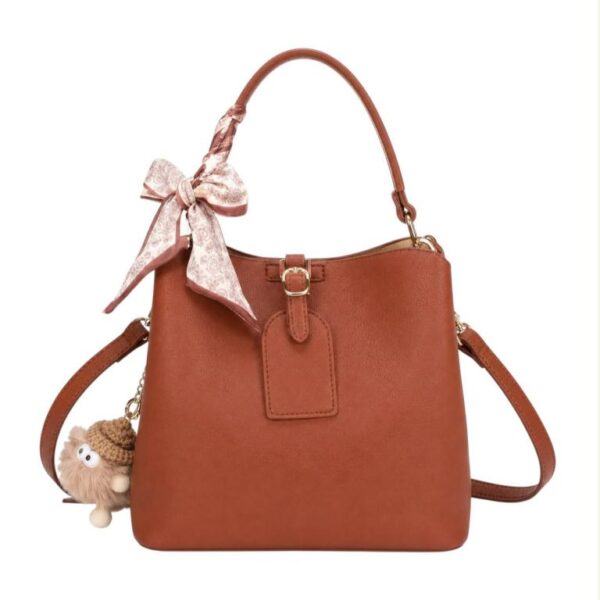 Bolso de Mano Sintético de Mujer con Pañuelo Decorativo y Alegre Muñeco Extraíble - Imagen 2