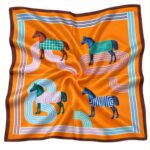 Pañuelo Cuadrado de Seda para Mujer con Bonitos Estampados y Gran Calidad - Imagen 11