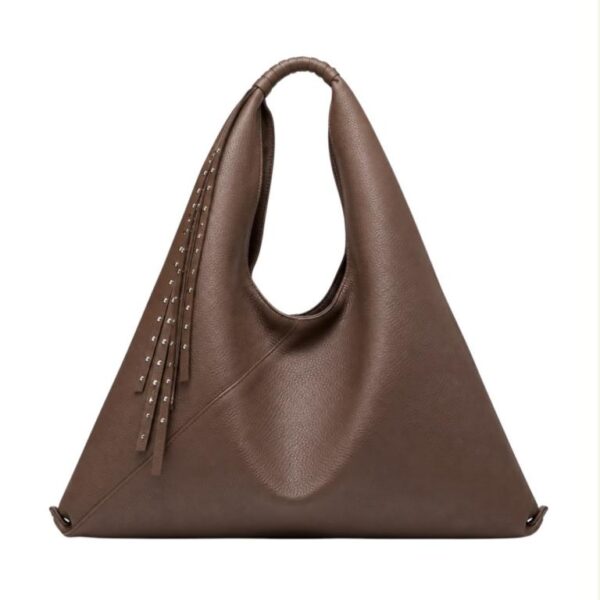 Amplio Bolso Sintético de Hombro con Tiras Largas Decorativas de Tachuelas para Mujer - Imagen 4