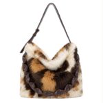 Bolso de Hombro tipo Hobo con Pelo Sintético y Asa Larga Acolchada para Mujer - Imagen 3