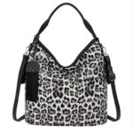 Bolso de Hombro Sintético Hobo Estampado Leopardo con Tiras Laterales y Decoración Frontal para Mujer - Imagen 4