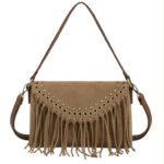 Bolso Bandolera Sintético de Mujer tipo Sobre con Solapa de Botón con Tachuelas y Flecos Decorativos
